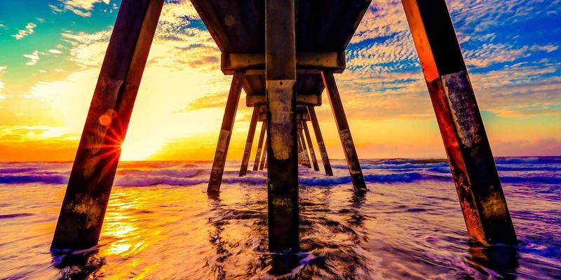 徒步露营必备：在复杂地形中综合运用地图、指北针与GPS的实战导航指南