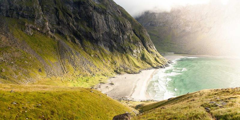 逍遥驴的波西米亚风露营指南：暴雨、酷暑与严寒中的安全舒适之道